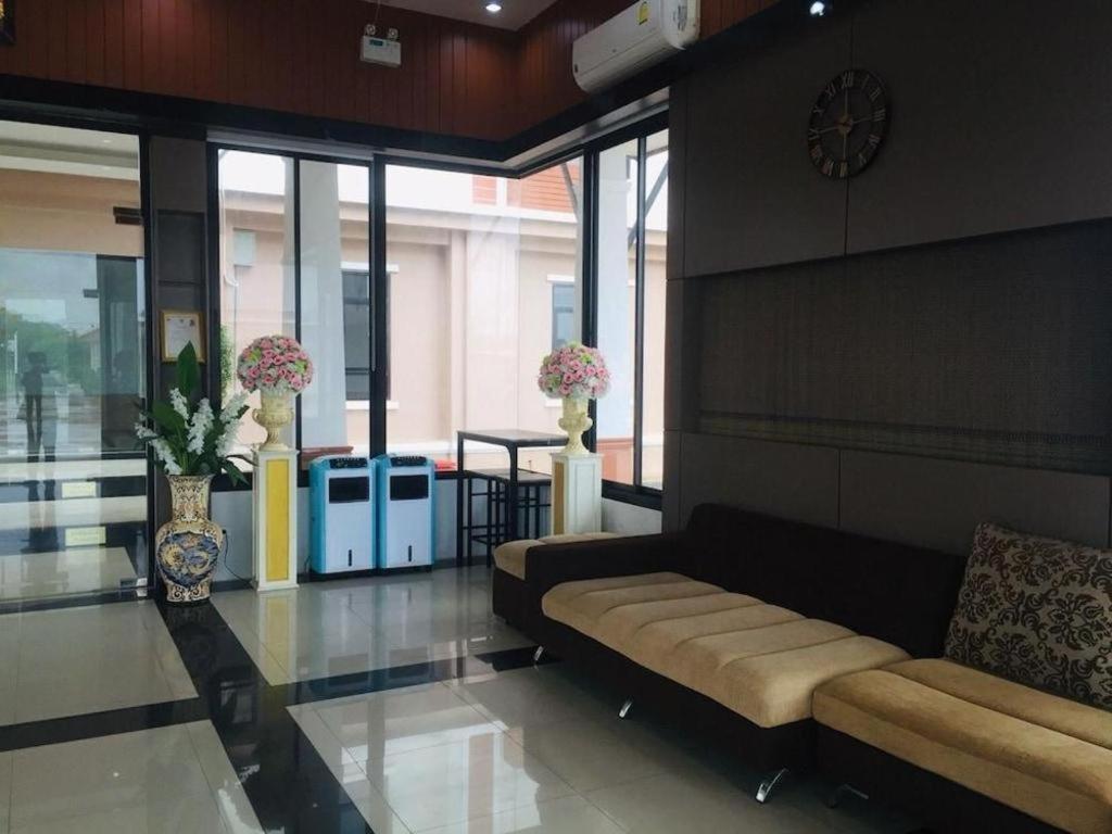 S-Tawan Hotel & Convention Maha Sarakham Εξωτερικό φωτογραφία